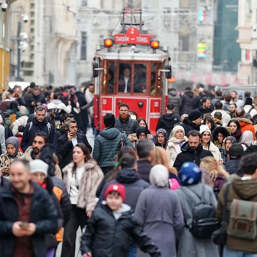 Yanarım: Nâzenin Eda ve Muhabbet Râyihalı Sükûnetin İzinde