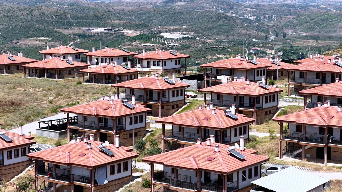 Yangının 5. Yılında Malatya'da Bakan Kurum: Yuvalarımızda Huzur Var
