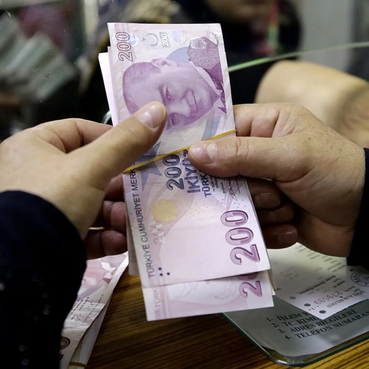 Yargıtay'dan banka vergisi kararı: Kredi çekenler için emsal