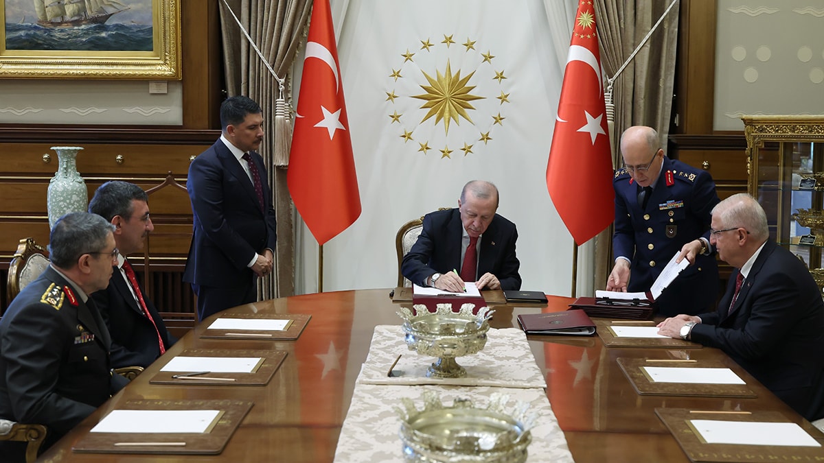 YAŞ Kararları Açıklandı: 63 General ve Amiral Emekli Edildi