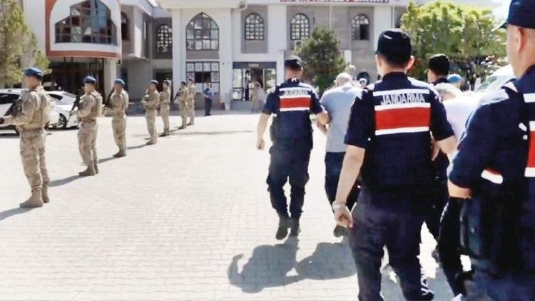 Yasadışı bahis operasyonu: 7 ilde eşzamanlı baskın, 10 milyar TL'lik vurgun
