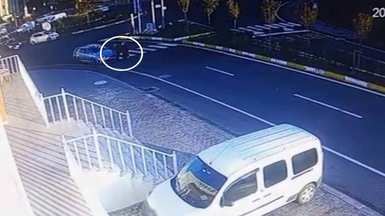 Yaya geçidinde korkunç anlar: Öğretmenler havaya savruldu