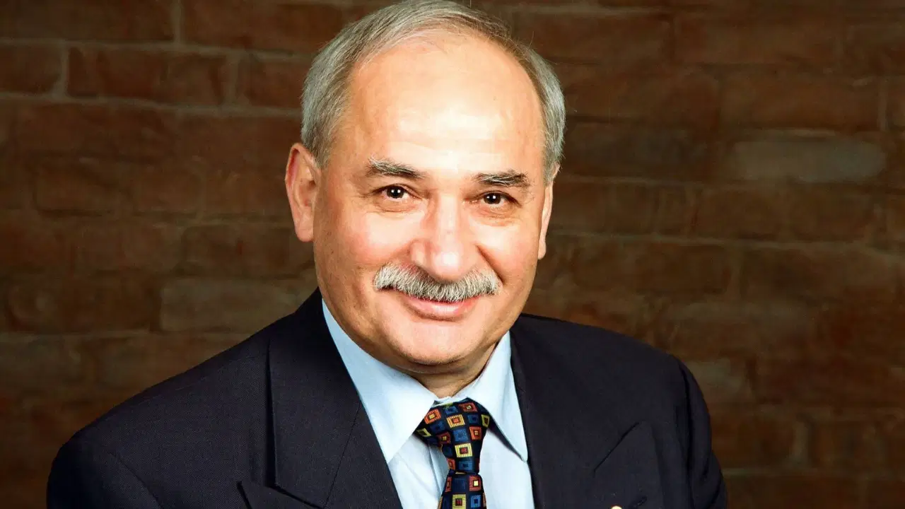 Yazar Kemal Yalçın Türkiye'ye Girişte Engellendi