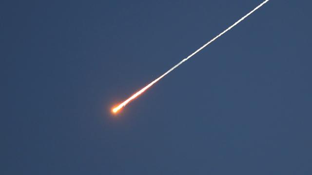 Yemen Ordusu Marib'de Husilere Ait Askeri Mevzileri Vurdu