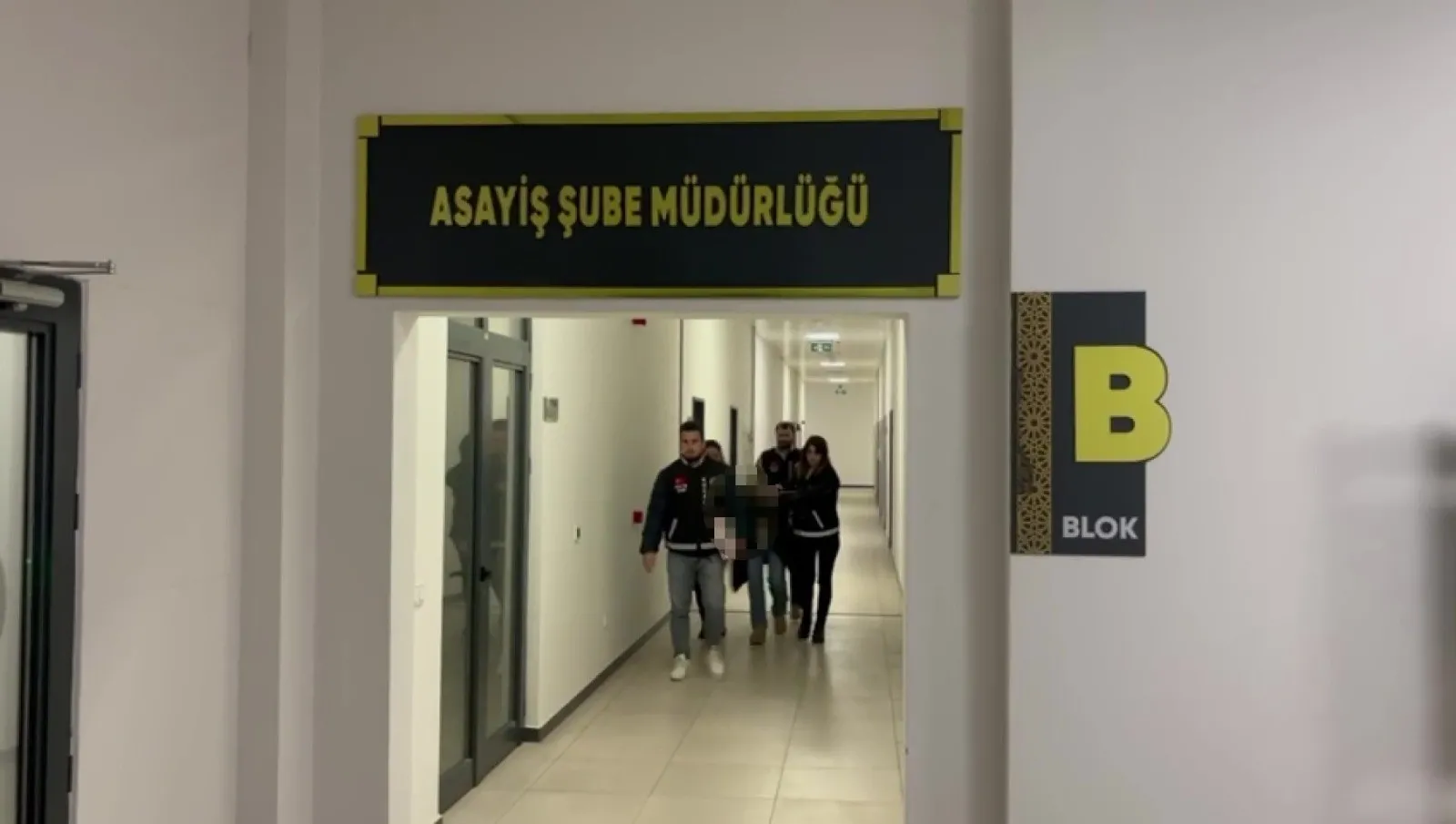 Yeni doğan bebeğini kordonla boğdu! Cani anne mahkemede şok savunma yaptı