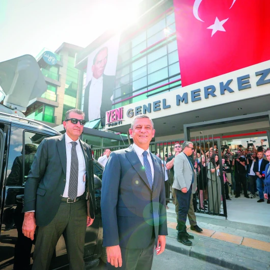 Yeni Parti'de Kurultay Eleştirisi: 'Yenilik Tabelada Kaldı