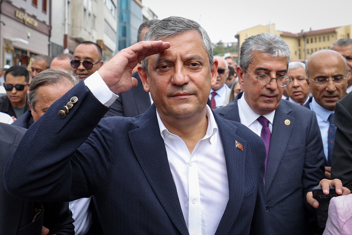 YENİ Parti lideri Özgür Özel'den af çağrısına destek sürüyor