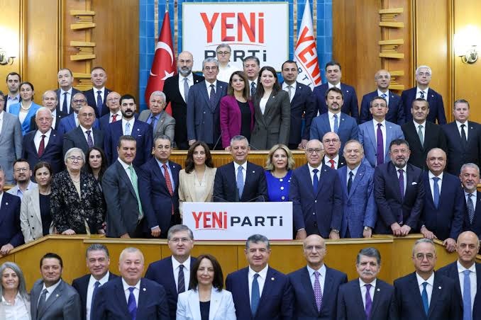 YENİ Parti'den 'Organik İttifak' Hamlesi: Saha Çalışmaları Sürüyor