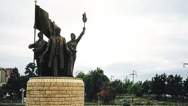 YENİ Parti'den Atatürk Anıtı Tepkisi: 'Atatürksüz Rize'ye İzin Vermeyiz
