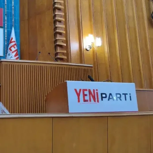 Yeni Parti'de Üye Listeleri Güç Yarışını Kızıştırdı