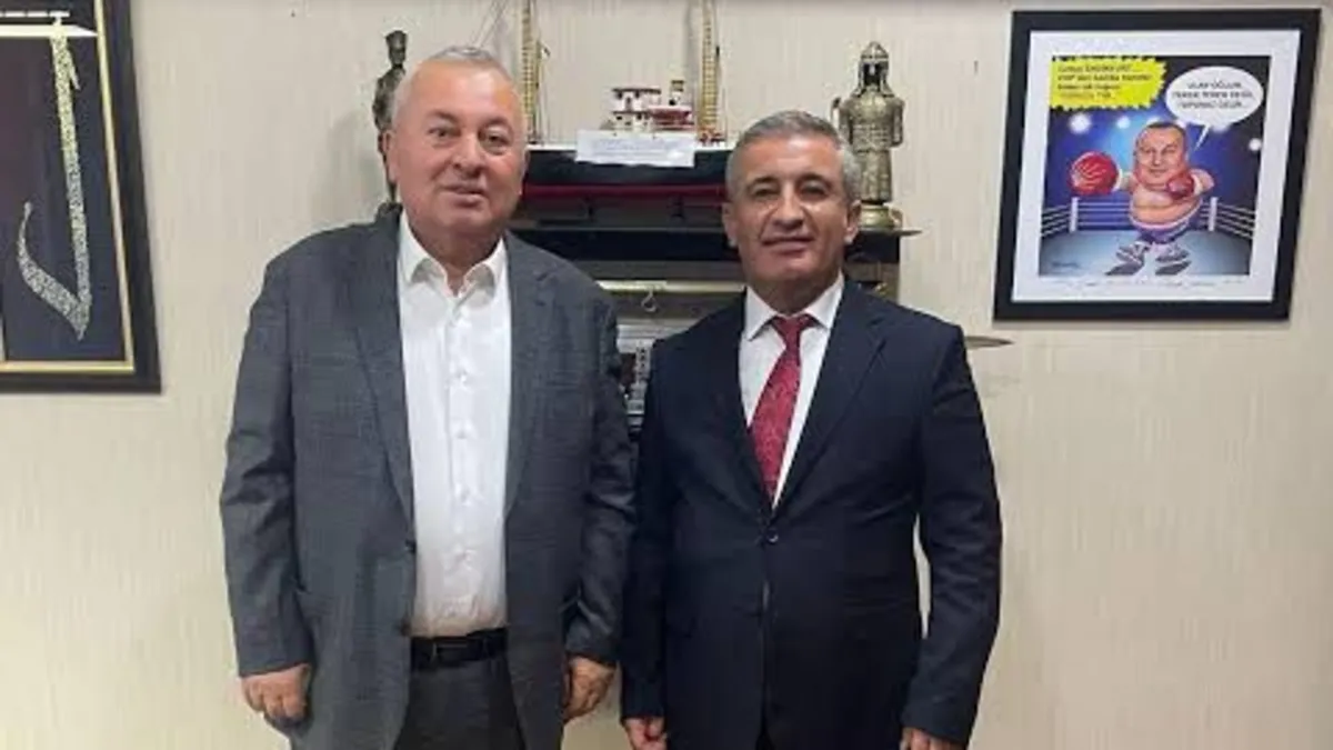Yeni Parti'li Enginyurt'un danışmanı Tekinoğlu gözaltına alındı