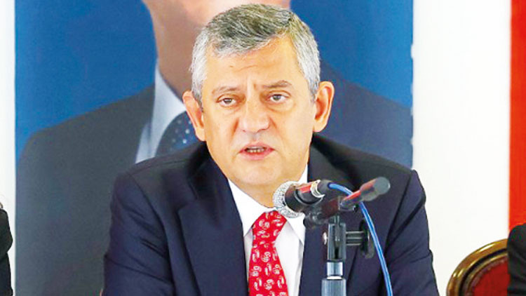 Yeni Parti'ye 200'den Fazla Belediye Katılacak: Özgür Özel'den Çarpıcı Açıklamalar