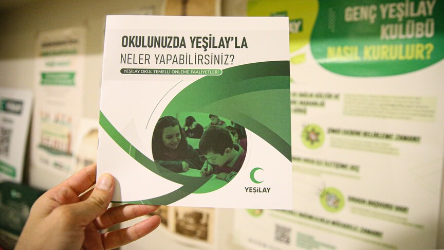 Yeşilay, Adana'da 500 bin öğrenciye bağımlılık eğitimi verecek