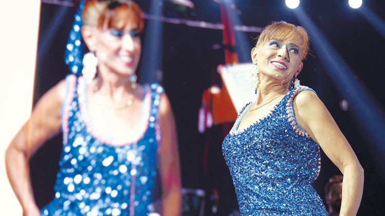 Yıldız Tilbe Harbiye'de Hayranlarını Coşturdu