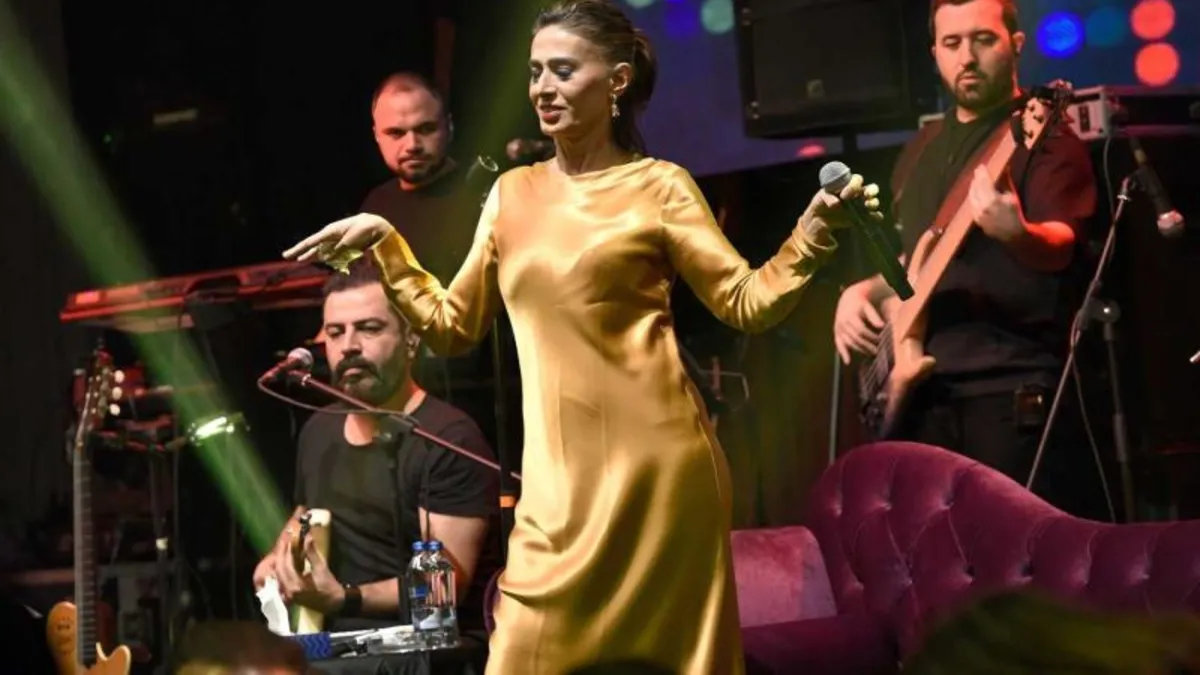 Yıldız Tilbe'den Sosyal Medyaya İsyan: 'Bana Göndermeyin