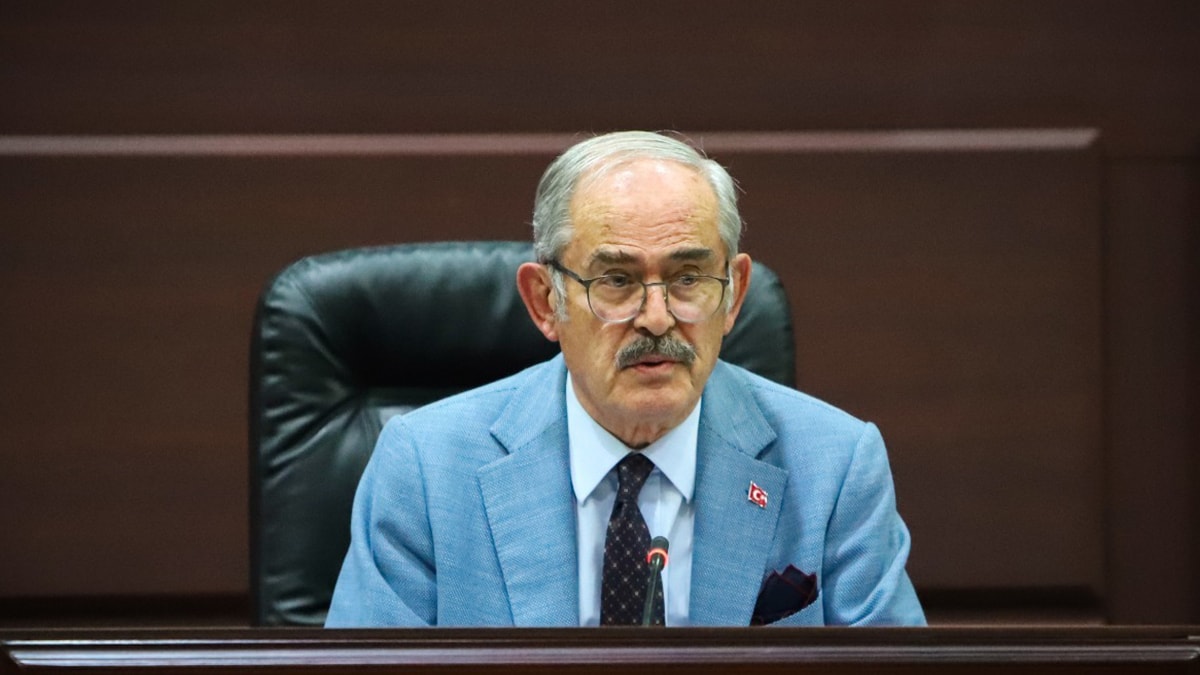 Yılmaz Büyükerşen CHP'den istifa etti: 'Ben yasa dışı uygulamaların parçası olamam