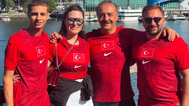 Yılmaz Erdoğan, Oğlu Rodin ve Eski Eşi Belçim Bilgin'le Kanada'da 2026 Dünya Kupası Heyecanı