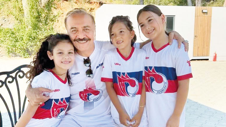 Yılmaz Erdoğan, Köyceğiz'de futbol okulu açtı