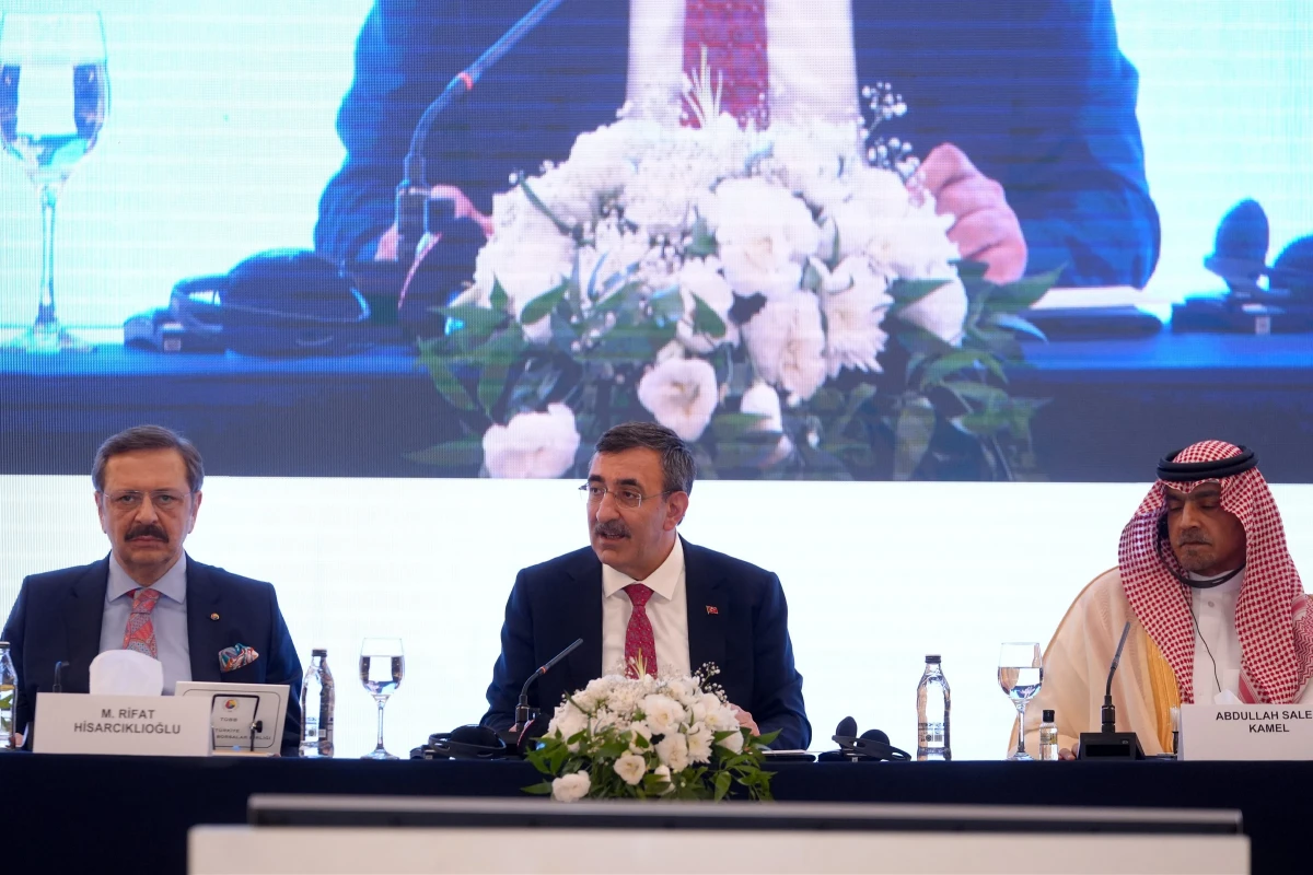 Cumhurbaşkanı Yardımcısı Yılmaz: İhracatta bu yıl 400 milyar doları aşacağız