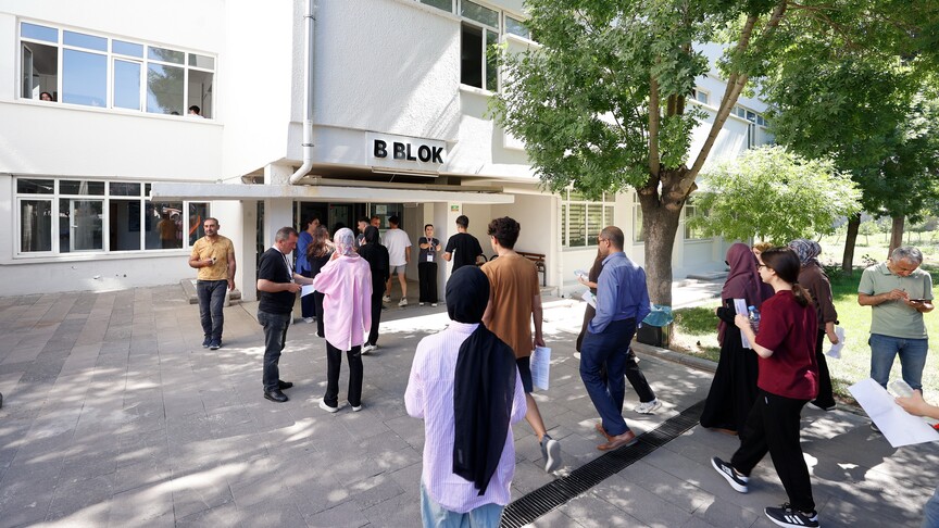YKS'nin AYT oturumu 81 il ve Lefkoşa'da tamamlandı