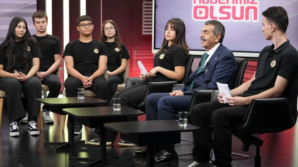 YKS'de müfredat değişikliği yok: Bakan Tekin'den sınav açıklaması
