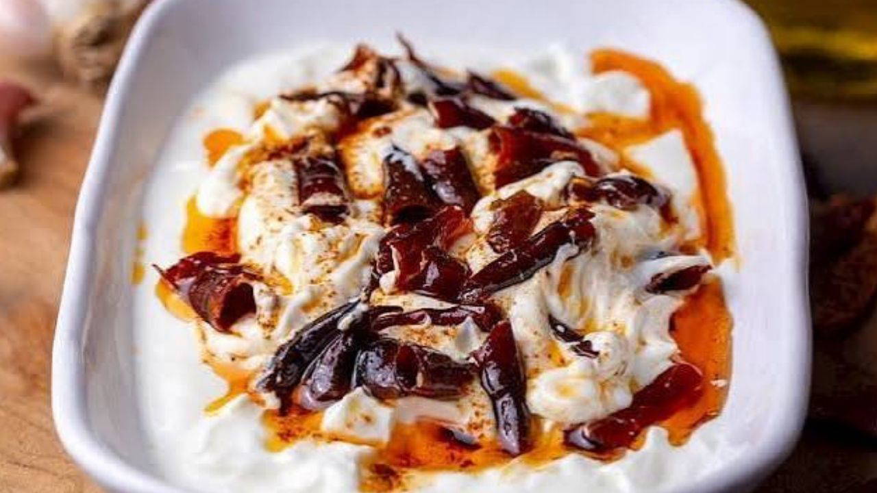 Yoğurt ve acı biberin uyumu: Atom meze tarifi
