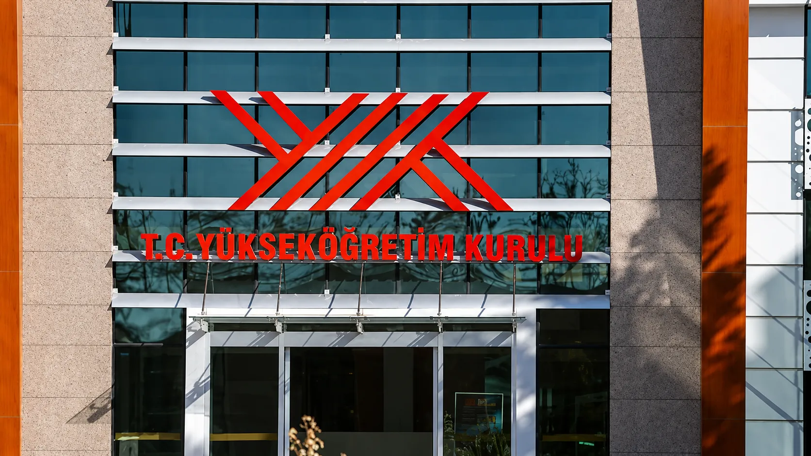YÖK'ten Gençlere Ücretsiz Eğitim: 16 Modüllük Dijital Üniversite