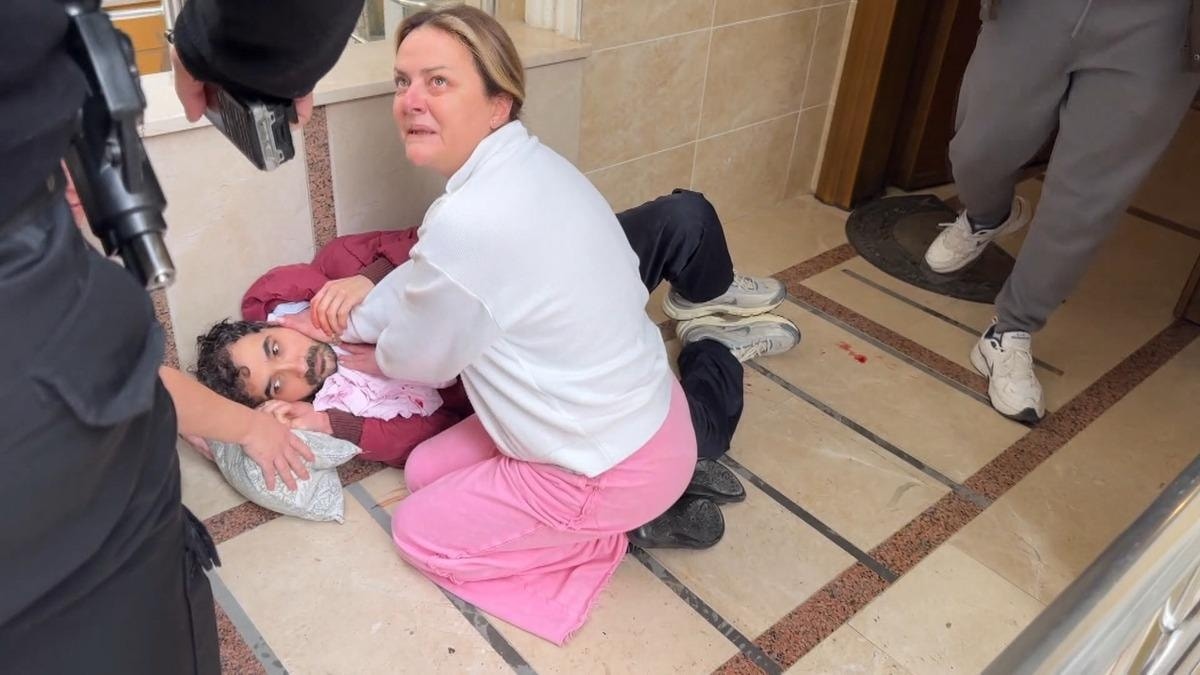 Yol Verme Kavgası Kana Bulandı: Sürücü Evinin Kapısında Bıçaklandı