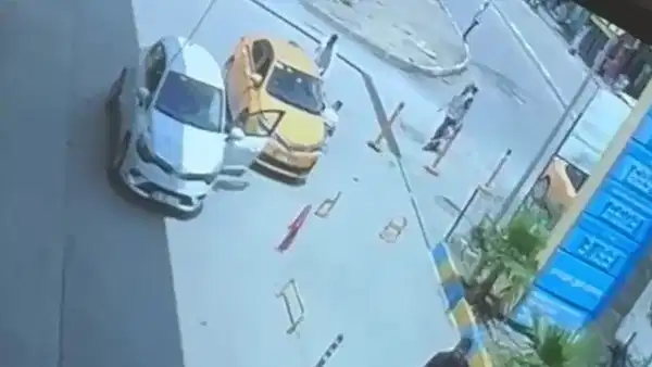 Yol verme kavgası kanlı bitti: Taksiciyi bıçaklayan şüpheli aranıyor