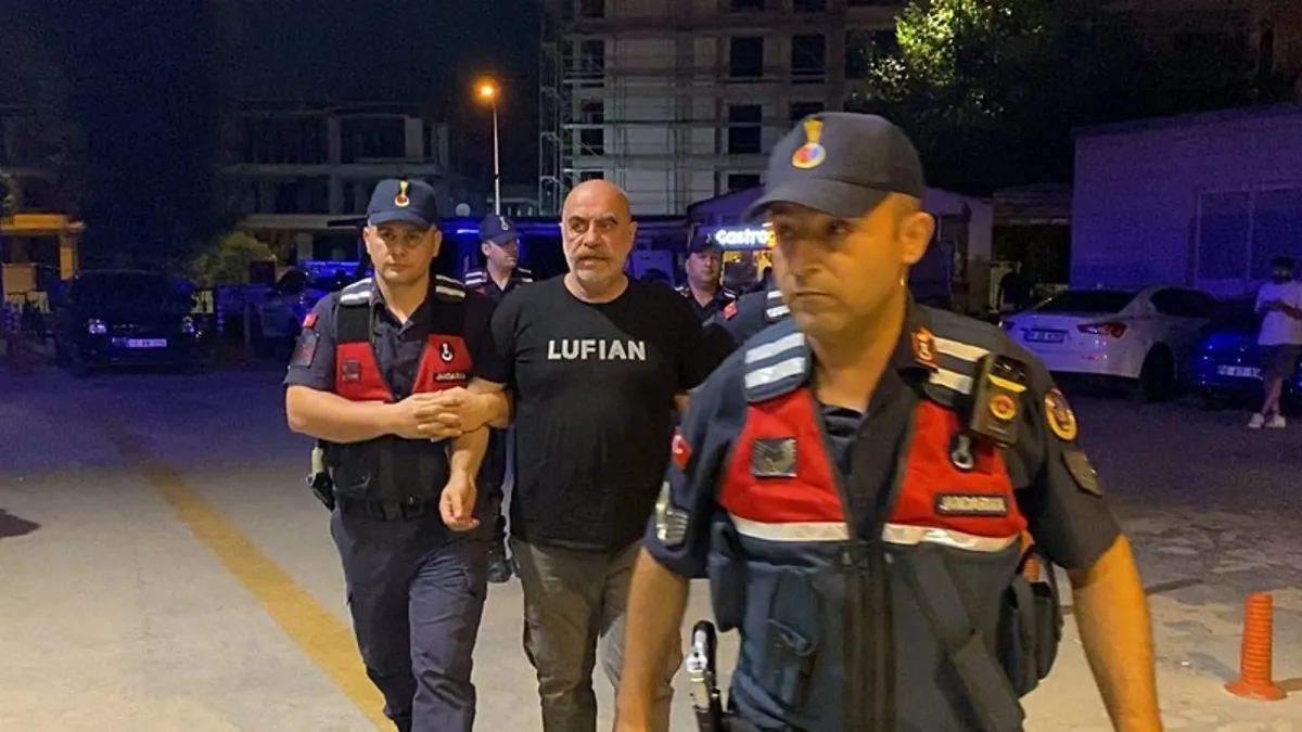 Yönetmen Ezel Akay ve kardeşi uyuşturucu operasyonunda gözaltında