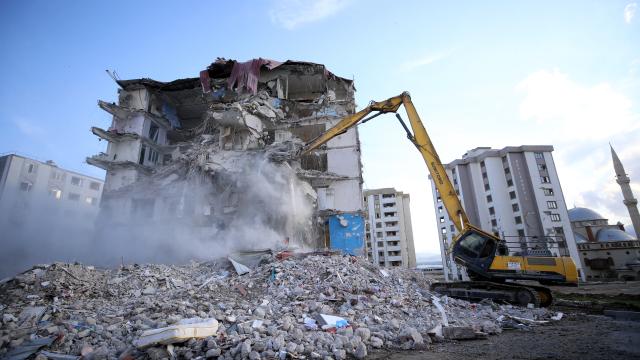 Yüksek Binaların Yıkımına Sıkı Denetim: Yeni Yönetmelik Yürürlükte