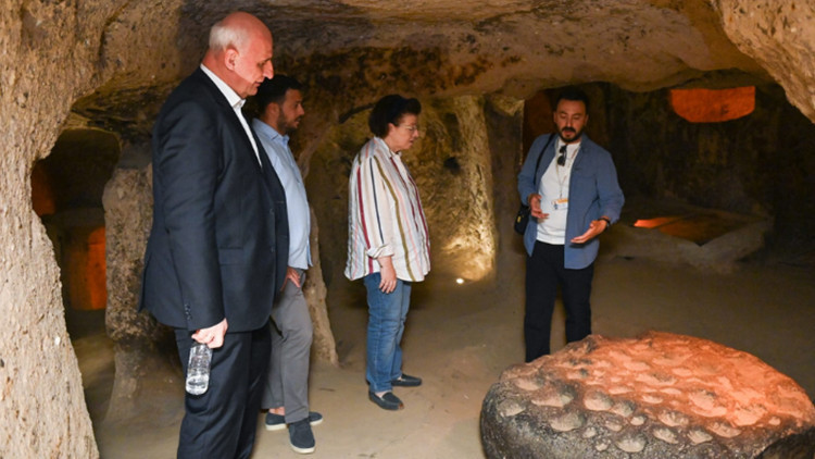 Yunan Kültür Bakanı Mendoni Kapadokya’da Doğal ve Tarihi Güzellikleri Gezdi