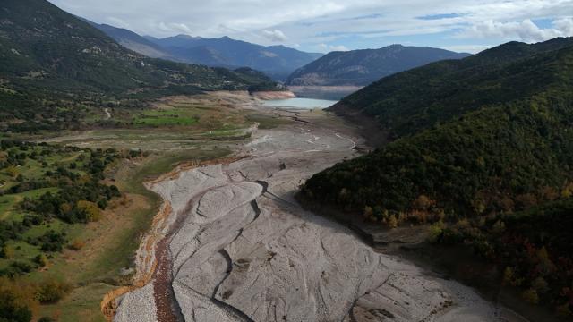 Yunanistan'da 12 adada su krizi: Olağanüstü hal ilan edildi