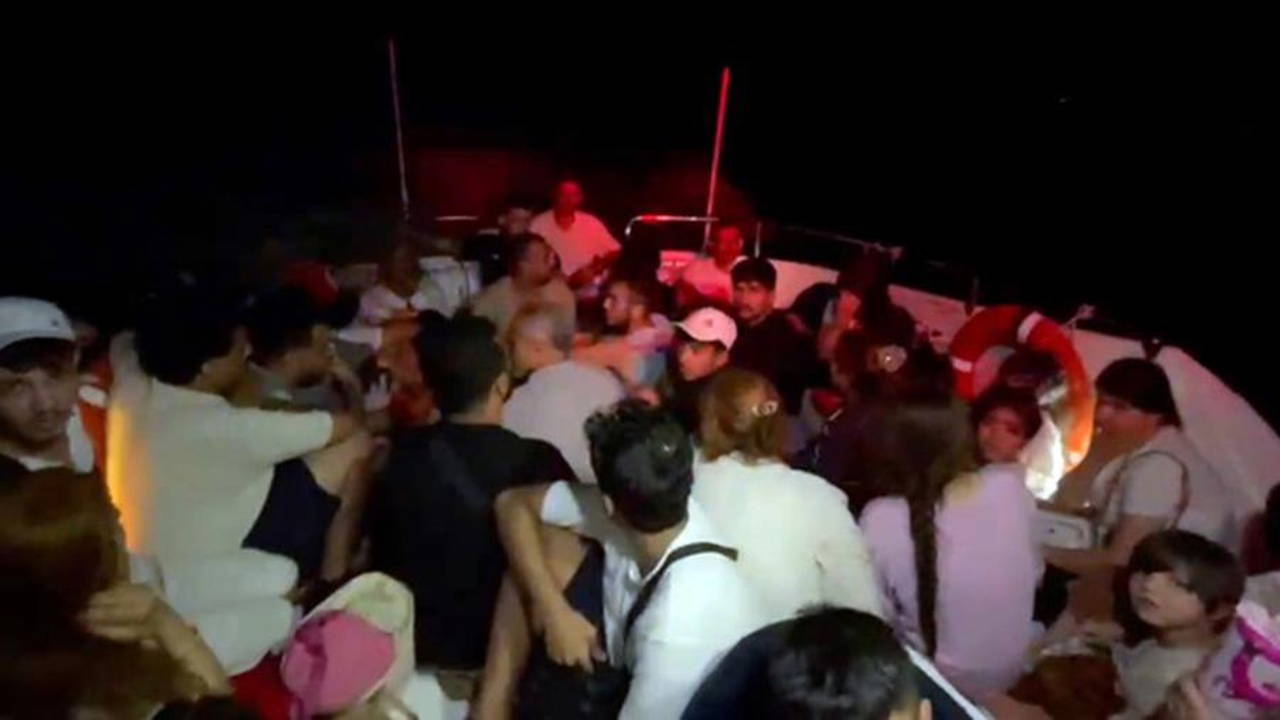 Yunanistan 28 göçmeni Türk karasularına geri itti: 8'i çocuk