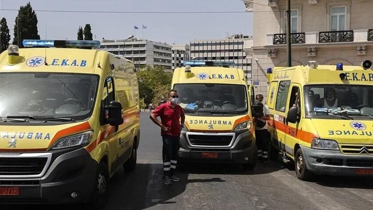 Yunanistan'da Batı Nil Virüsü Alarmı: Duayen Gazeteci Entübe Edildi