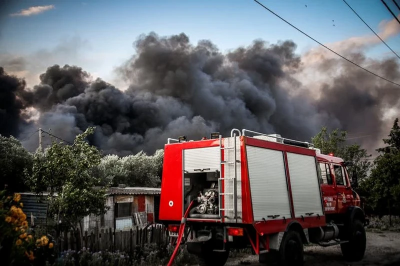 Yunanistan'da iki adada eş zamanlı yangın paniği