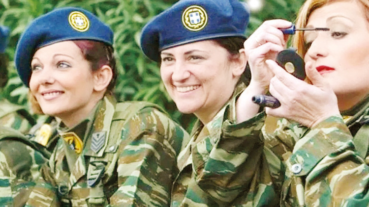 Yunanistan'ın gönüllü kadın asker projesi beklenen ilgiyi görmedi