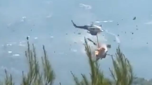 Yunanistan'da Yangın Söndürme Helikopterleri Havada Çarpıştı
