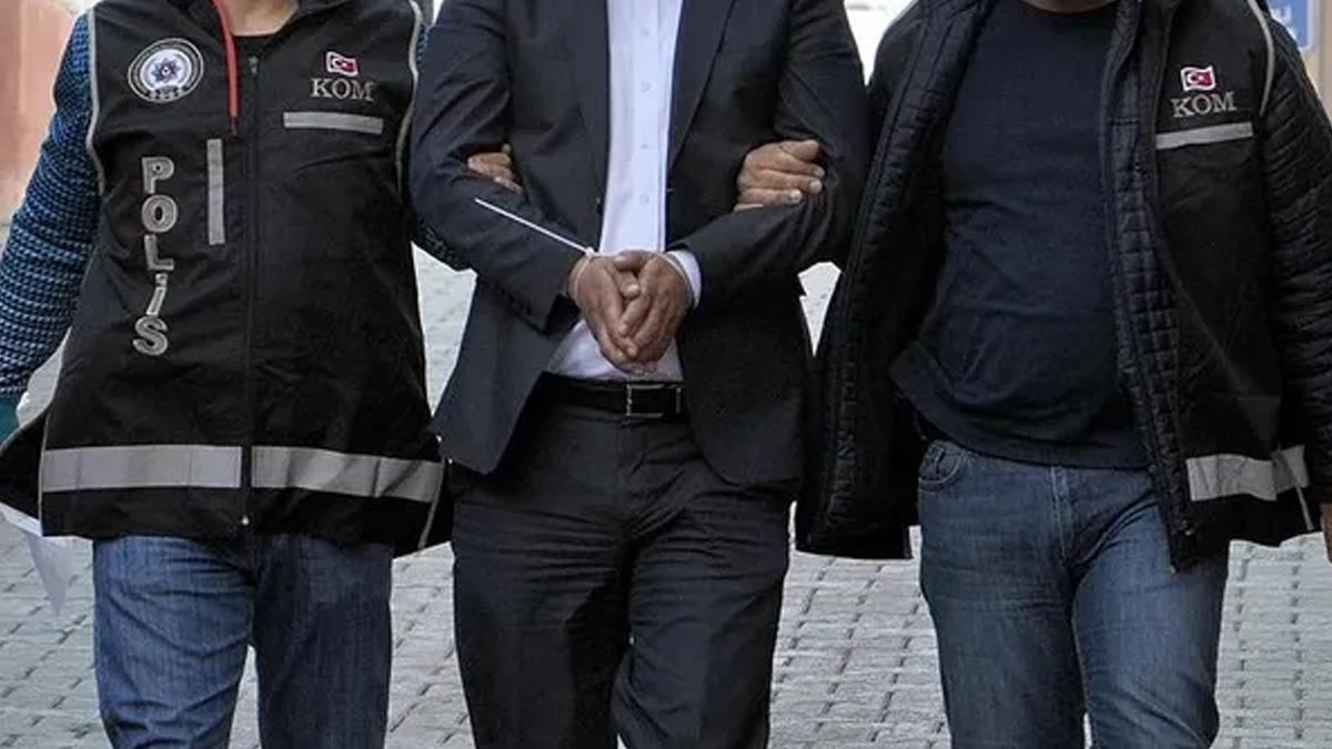 Yurt dışına kaçmaya çalışan 3 FETÖ şüphelisi Keşan'da yakalandı