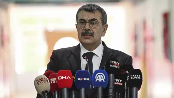 Yusuf Tekin'den açlık grevindeki öğretmenlere ilk yanıt: 'Keşke önce şikayet etseydiniz