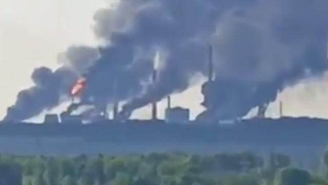 Zelenski: Rusya'daki 3 petrol tesisine saldırdık