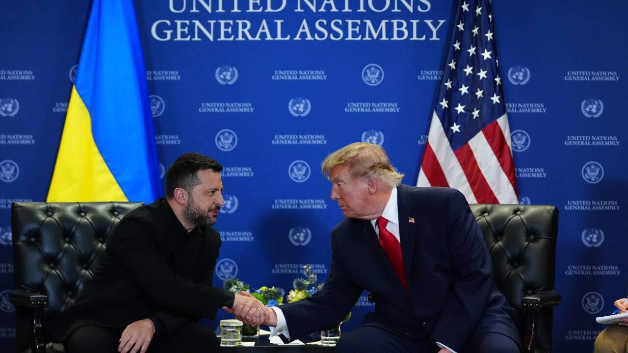 Zelenskiy, Trump ile görüşmesinin ardından üçlü zirveye hazır olduğunu açıkladı