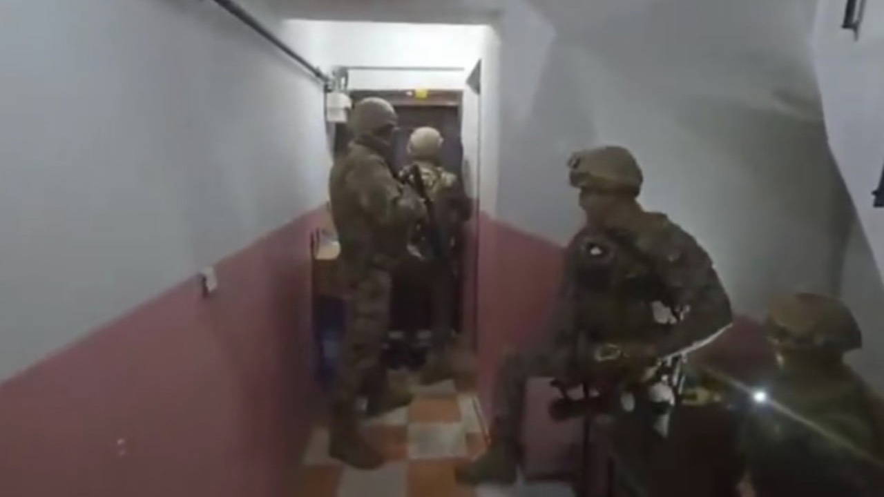 Zen Pırlanta Sahiplerine Tehdit: 'Çirkinler' Operasyonunda 5 Gözaltı