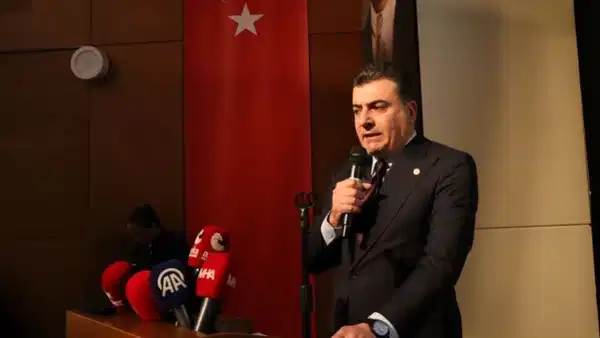 Zeynel Emre'den Esenyurt kayyımına 'kasa ev' iddiası