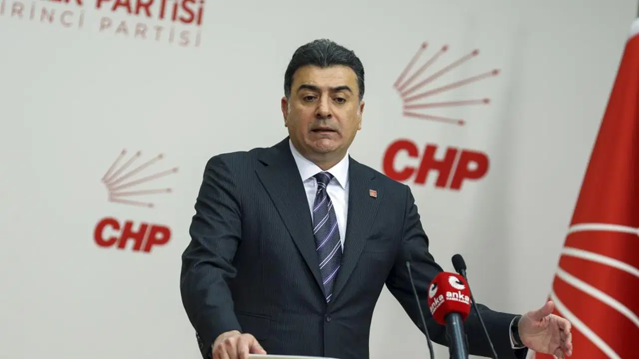Zeynel Emre'den 'yeni parti' açıklaması: Toplantı ertelendi