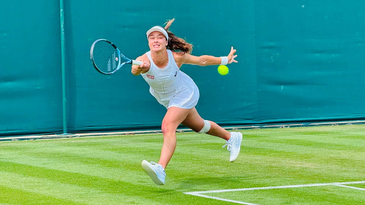 Milli tenisçi Zeynep Sönmez Wimbledon'da tur atladı
