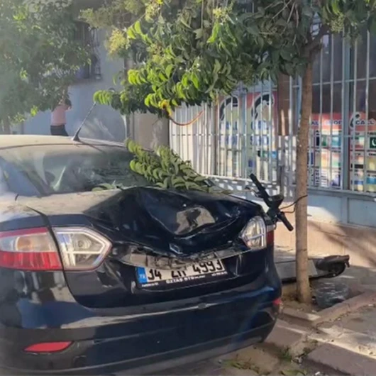 Zeytinburnu'nda 4. Kattan Düşen Genç Otomobilin Üzerine İnerek Yaralandı