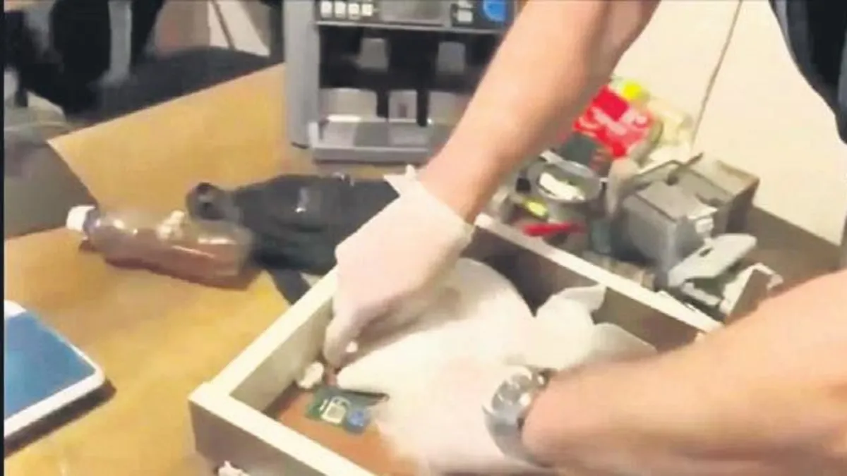 Zeytinburnu’ndaki Tekstil Atölyesinden Silah Deposu Çıktı