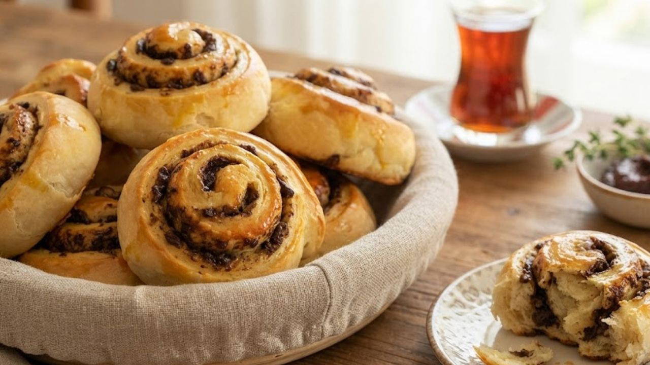 Zeytinli Çörek Tarifi: Kahvaltıların Vazgeçilmezi Olmaya Aday