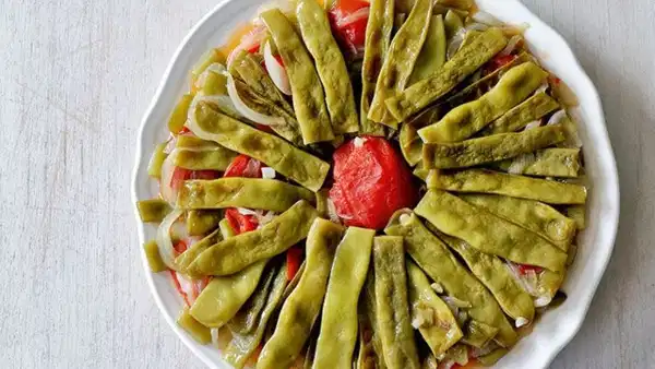 Zeytinyağlı Taze Fasulye: Yaz Kış Her Mevsim Sofraların Vazgeçilmezi